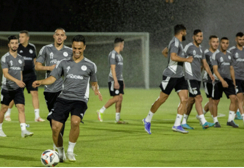 منصب الظهير الأيمن في المزاد