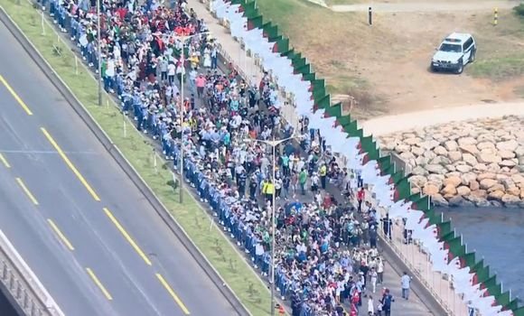  حضور جماهيري كبير في الاستعراض العسكري المخلد لستينية الاستقلال