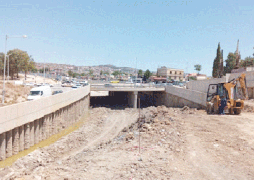 مدير القطاع أكد أن الشركة البرازيلية أنجزتها بعشوائية: إعـــــادة الدراســــة الجيوتقنيــــة بملحــــق الجـــــسر العمـــلاق نحــــو الســــيار