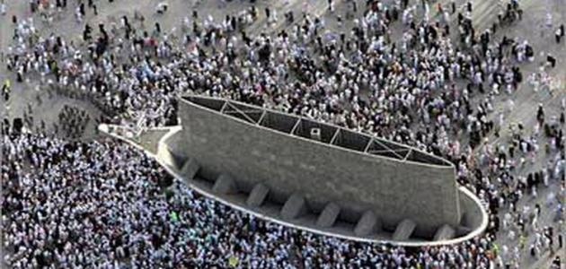 الحجاج يواصلون رمي الجمرات في ثاني أيام التشريق