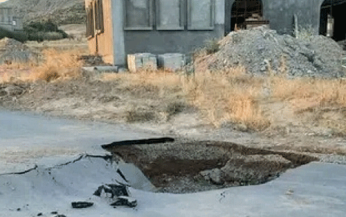 بسبب تجــارب ضــخ المياه: ظهور تشققات بطـرقات أنجزت حديثا في عين أزال بسطيف