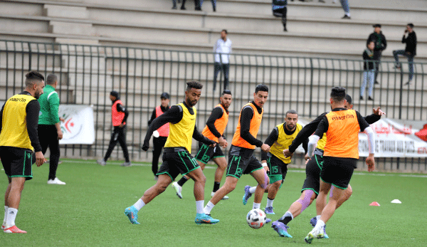 زعلاني يجتاز الفحص الطبي: تشكيلــــة السنافــــــر تعــــود  إلى التدريبات في غياب مضوي !