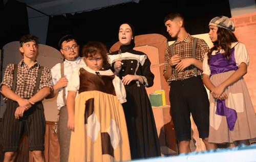 ختام الأيام الوطنية لمسرح الطفل ببومرداس: مسرحية «حلم لغنم» تفتك القناع الذهبي