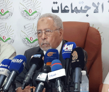 رئيس جمعية العلماء المسلمين الجزائريين عبد الرزاق قسوم يؤكد: لن نقبل بالصلح مع الريسوني وسنستمر في مطالبته بالاعتذار