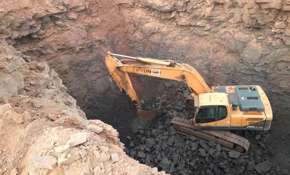 نجاح عملية الرمي بالمتفجرات لاستخراج الحديد: الانطــــلاق العملـــــي في استغـــلال منجــــم غــار جبيــــــلات
