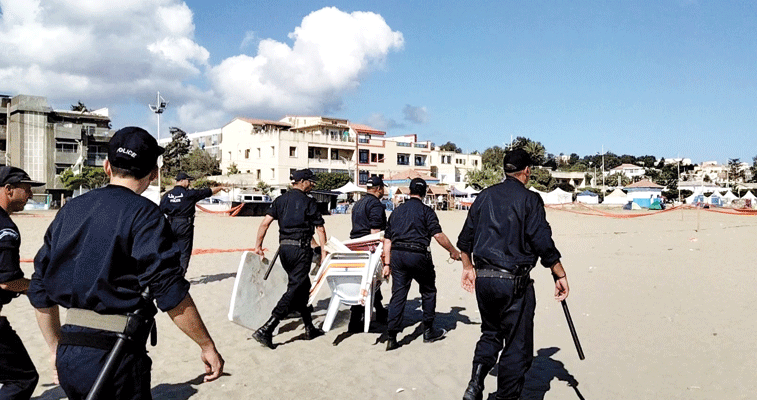 الأمن حجز أزيد من 160 وحدة: شباب يحتلون شواطئ بجيجل عبر وضع الكراسي والطاولات