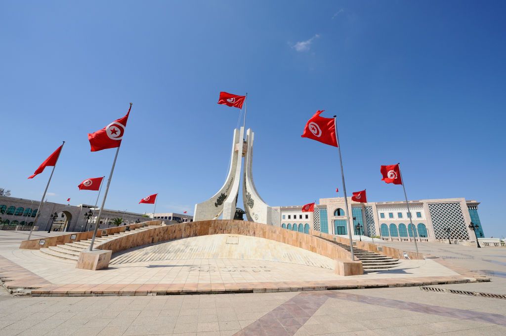 تونس ترد على المغرب وتستدعي سفيرها بالرباط للتشاور 