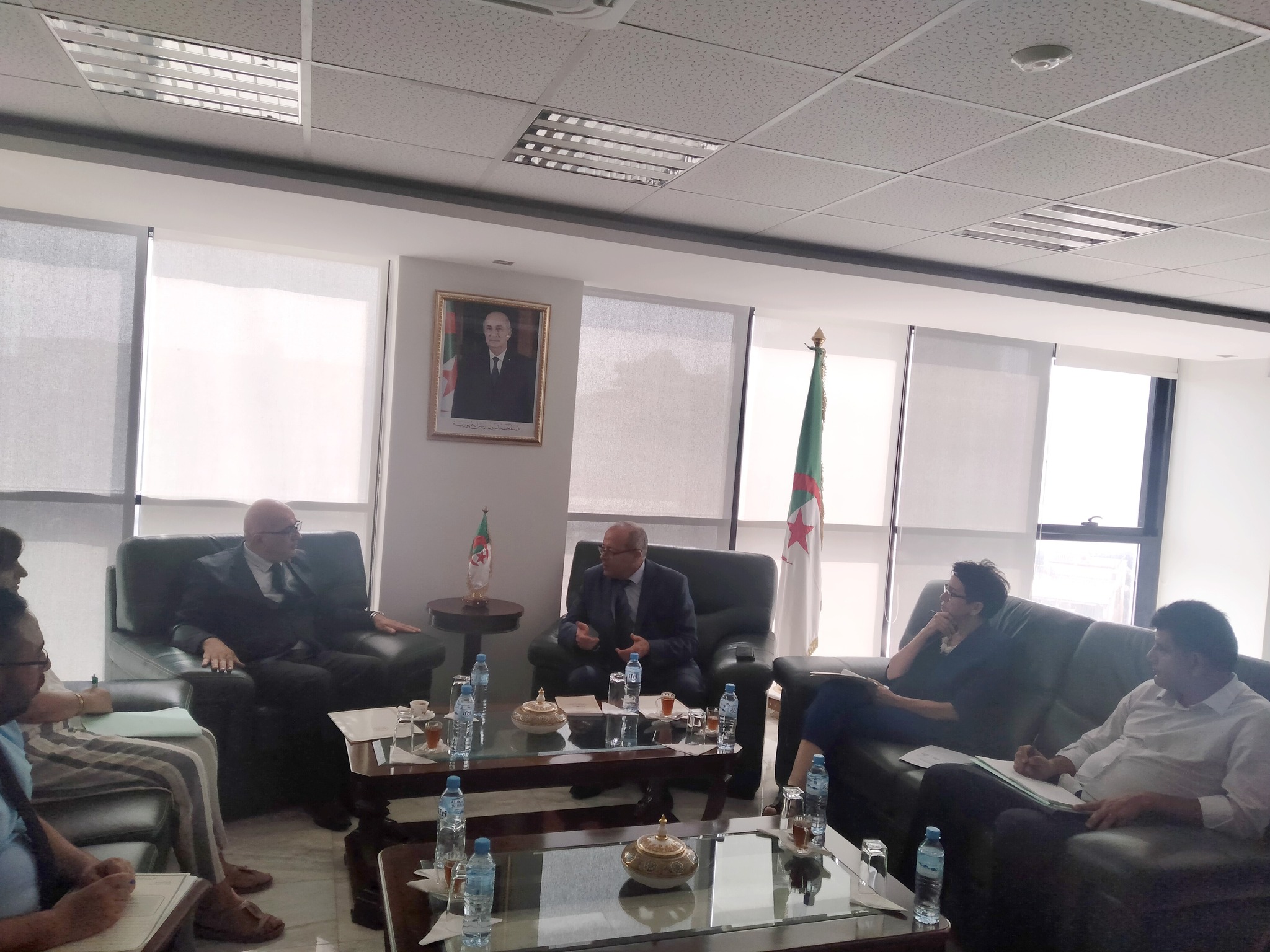 تعزيز سبل الشراكة محور لقاء وزير الاتصال والأمين العام للمحافظة السامية للأمازيغية
