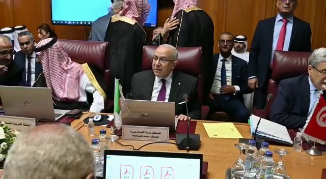 رمطان لعمارمرة يشارك في اجتماع لجنة القدس بالقاهرة 
