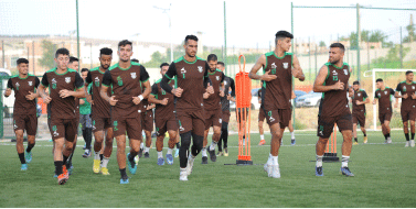 مدرب السنافر يمدد السوسبانس: ذيــب يتحـــدى الإصابــــة واللقـــاء بشبابيك مغلقــــة
