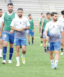 البدري يقود التشكيلة من الدكة: الوفاق يتحدى الغيابات ودوفال مؤهل