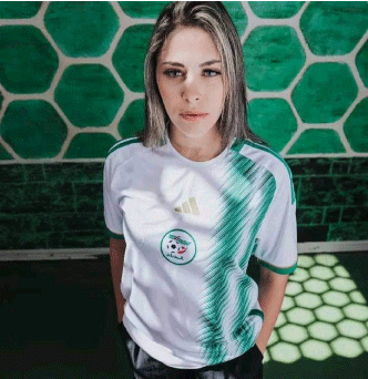 لاعبة المنتخب الوطني عبلة بن سنوسي للنصر