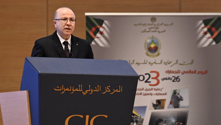 بن عبد الرحمان يدعو إدارة الجمارك إلى الإسراع في مراجعة قانون الجمارك 