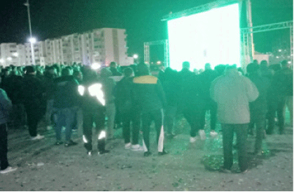إقبال على المقاهي والشاشات العملاقة لمتابعة المباريات: تجاوب كبير من سكان علي منجلي بقسنطينة مع «الشان»