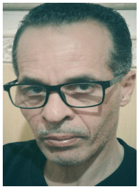 قَلَقٌ بِلَوْنِ المَاء