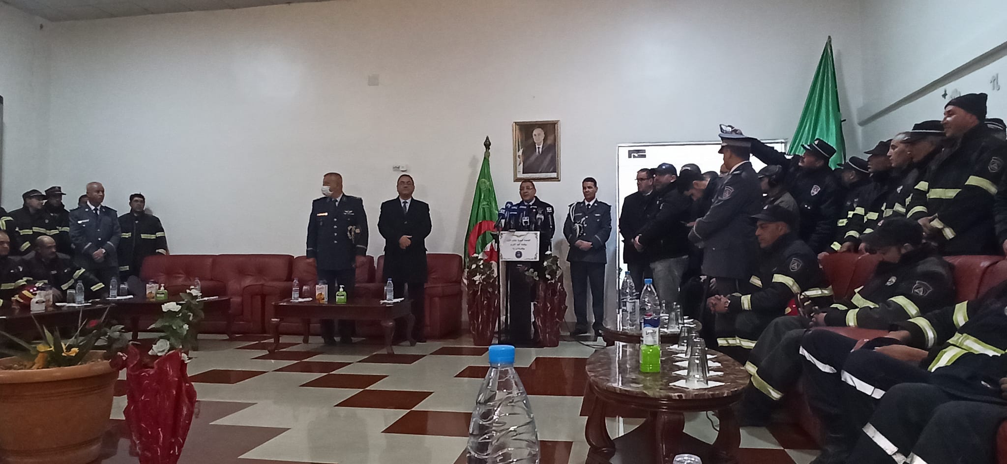 رئيس الجمهورية يحي جهود فوج الحماية المدنية الموفدين إلى  تركيا  وسوريا 