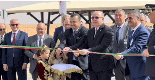 الوزير الأول يدشن مركز الفصل والضغط بحاسي قطارة 