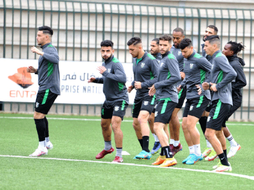 عودة مُدرب السنافر: عيبود ومعمري خــارج الخدمة أمام الهــــلال