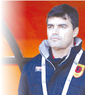 مدرب منتخب أنغولا بيدرو غونسالفاز للنصر: منشـآت الجزائـر ومـا كسبتـه من خبـرة يجعلانها الأحق بكـان 2025