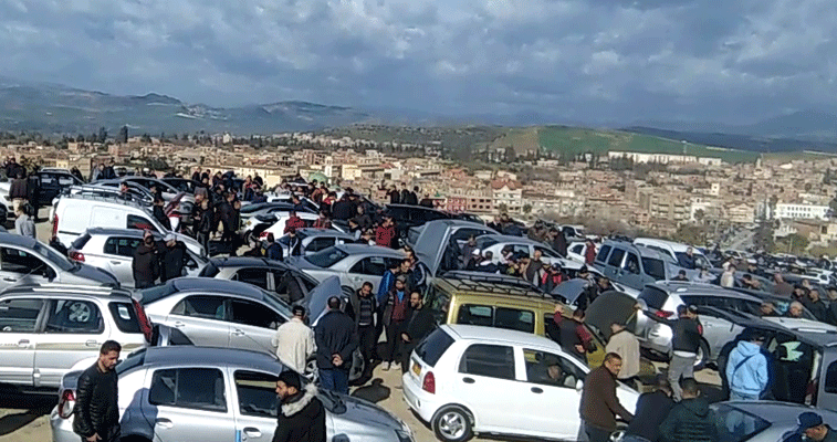 عرض يتجاوز الطلب ومواطنون يستبشرون بالقرارات الجديدة: ترقّب يجمّد البيع والشراء بسوق السيارات المستعملة بقسنطينة