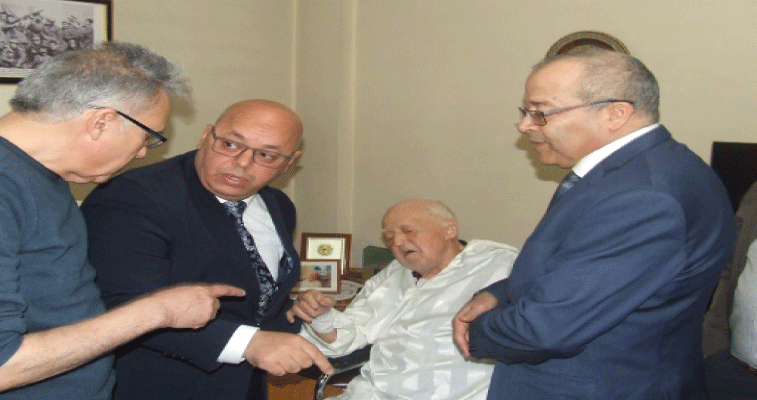 وزيرا المجاهدين والاتصال يزوران المجاهد المدني حواس 