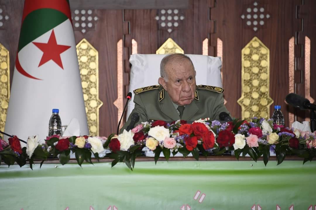 الفريق أول السعيد شنقريحة:  الحــــروب الحديثــــة دفعــــت للتــــزوّد بالأسلحــــة والعتـــــاد المتطـــــوّر