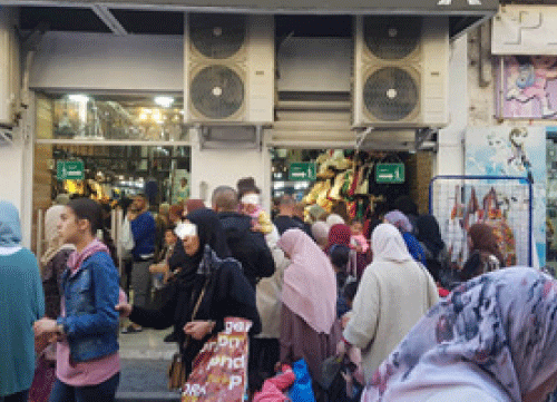 فيما عادت مظاهر التجارة الفوضوية: إنزال على المحـلات لشراء كسوة العيــد بعنابة