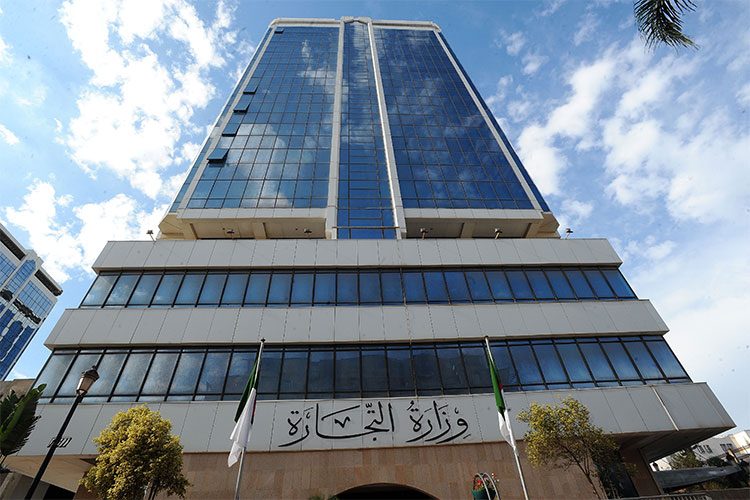  وزارة التجارة تسجل أزيد من 77 ألف مخالفة و حجز سلع بقيمة 5 مليارات دج ما بين جانفي و سبتمبر