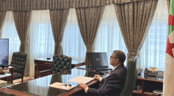 الوزير الأول يترأس اجتماعا لولاة الجمهورية عبر تقنية التحاضر المرئي عن بعد