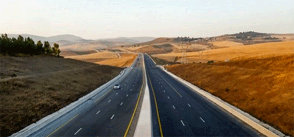 الوزير الأول  يصدر تعليمات باستكمال الشطر الأخير من الطريق السيار شرق -غرب قبل نهاية سنة 2021    