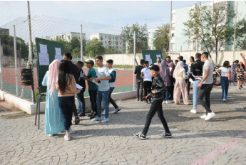 اجتازوا آخر امتحانات شهادة التعليم المتوسط: المترشحــــون يُغـــادرون المراكـز على أمــل تحقيق نتائــج إيجابيـــة