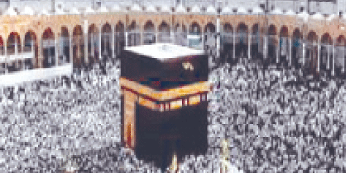 فيما تم استقبال زوار المسجد الحرام بالبخور