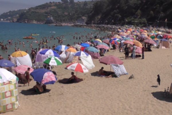 سكيكدة: تسجيل توافد أزيد من 300 ألف مصطاف يوم الجمعة 