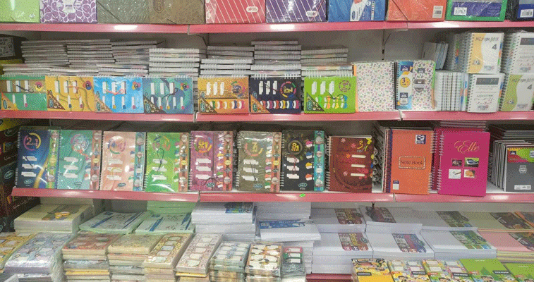 فيما افتتح معرض لها في وسط المدينة : تـراجع ملمـوس في أسعـار الأدوات المدرسيـة بقسنطينـة