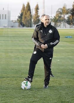 بلماضي يريد ضرب عصفورين بحجر: الخضر يتربصون بغينيا بيساو استعدادا للكان