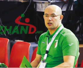 مدرب منتخب كرة اليد فاروق دهيلي للنصر