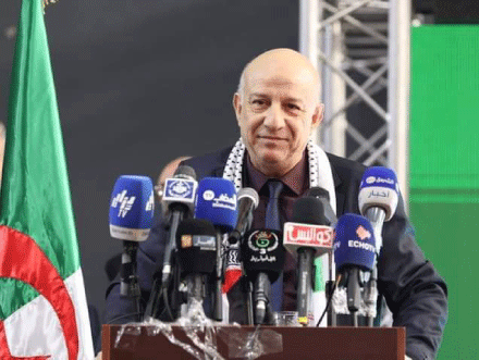 قال إن باب الأفلان مغلق أمام المال الفاسد: بن مبارك يثمن إنجاز المنطقة الحرة للتبادل التجاري مع موريتانيا