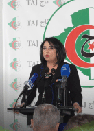 رئيسة حزب تجمع أمل الجزائر من وهران: على الشعب أن يضع مصلحة بلاده قبل أي شيء