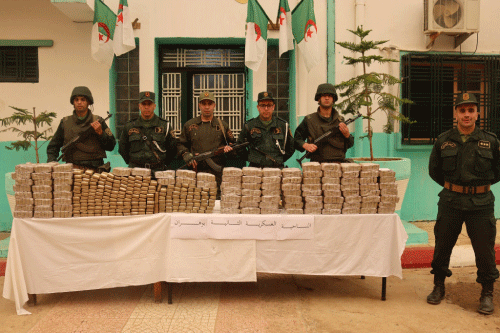 في حصيلة للجيش خلال أسبوع: إحبــــاط إدخــــال أزيــــــد من 12 قنطار كيف من المغرب
