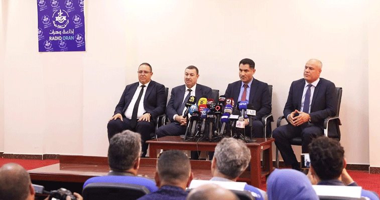 وزير الاتصال محمد لعقاب يؤكد من وهران: الرئيـس أوصـــــى بتزويــــد الصحافــــة بالإمكانيــات اللازمــــة
