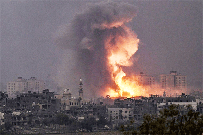 في حلقة جديدة من حرب الإبادة الجماعية: الاحتـلال يكثـف من قصـف الأحيـاء السكنيـة وسـط غـزة