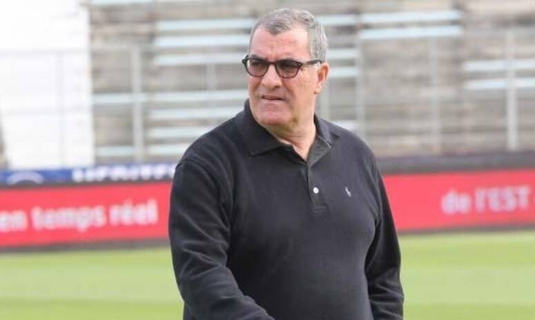 للتعود على العشب الطبيعي قبل مواجهة بسكرة: مدرب وفاق سطيف يحول التدريبات إلى «الباز»