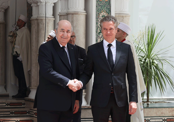 الرئيس تبون يستقبل الوزير الأول السلوفيني: الجزائر وسلوفينيا تلتزمان بالعمل من أجل رفع التحديات الدولية 