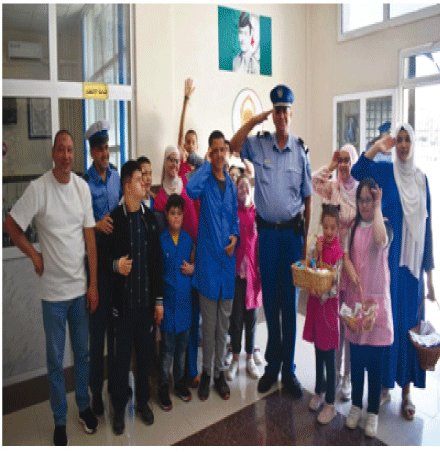 قسنطينة: أطفال من ذوي الاحتياجات الخاصة في زيارة للشرطة