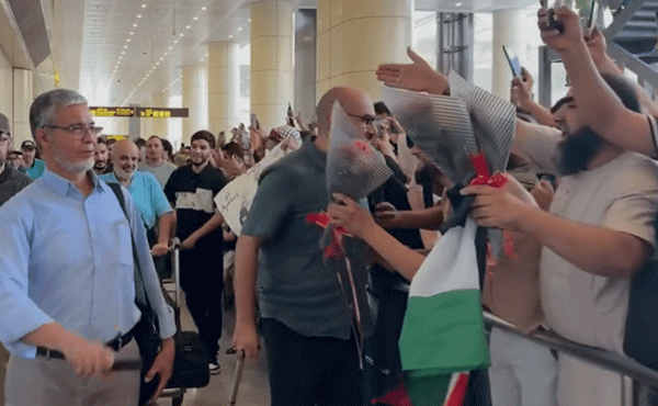 مكث أسبوعين أجرى خلالها عمليات جراحية لجرحى العدوان: الوفـد الطبي الجزائـري يعـود إلى الوطـن بعـد مهمـة تطوعيـة في غـزة