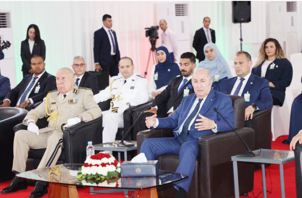 الرئيس تبون يعطي إشارة انطلاق عملية توزيع أزيد من ربع مليون وحدة ويؤكد: لا يوجـــــد بلـــد ينافس الجزائـــر فيما حققتـــه في مجال السكن