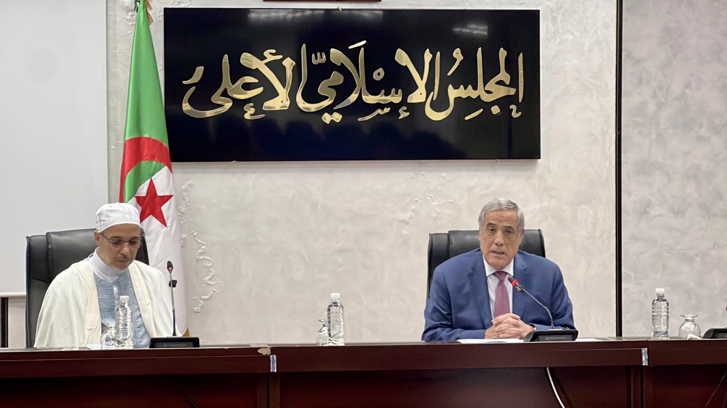 الوزير الأول يشرف على تنصيب مبروك زيد الخير على رأس المجلس الإسلامي الأعلى 
