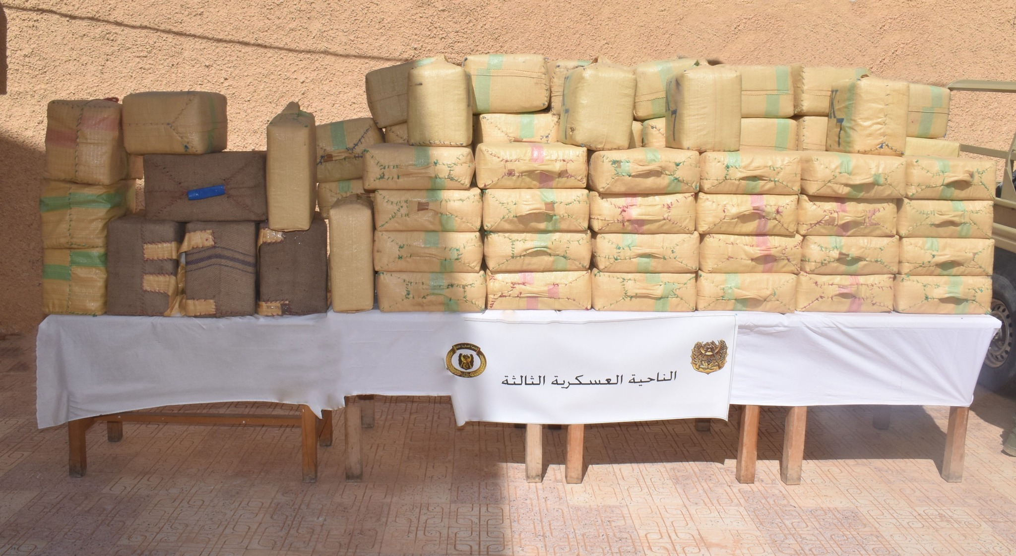 إحباط محاولة إدخال أزيد من 25 قنطارا من الكيف المعالج عبر الحدود مع المغرب 