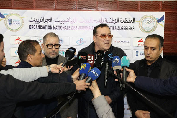 وزير الاتصال محمد مزيان يكشف: لقاء مرتقب حول القيم المهنية للصحافة ودورها في الدفاع عن الوطن 
