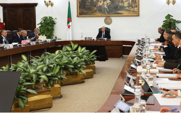 رئيس الجمهورية يسدي تعليمات بخصوص الإحصاء الفلاحي ويشدد: الانتهــــاء مـــن جــــرد أمـــــلاك الدولــــة قبـــل نهايــة 2025